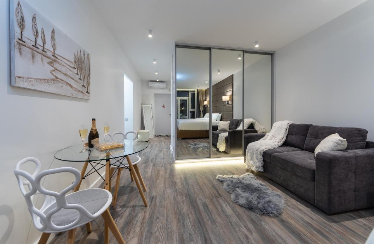Victory-29 Luxury Apartment Center 키예프 외부 사진